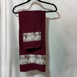 Santens burgundy deep red bath towel hand towel combo in snow pine claret NWT